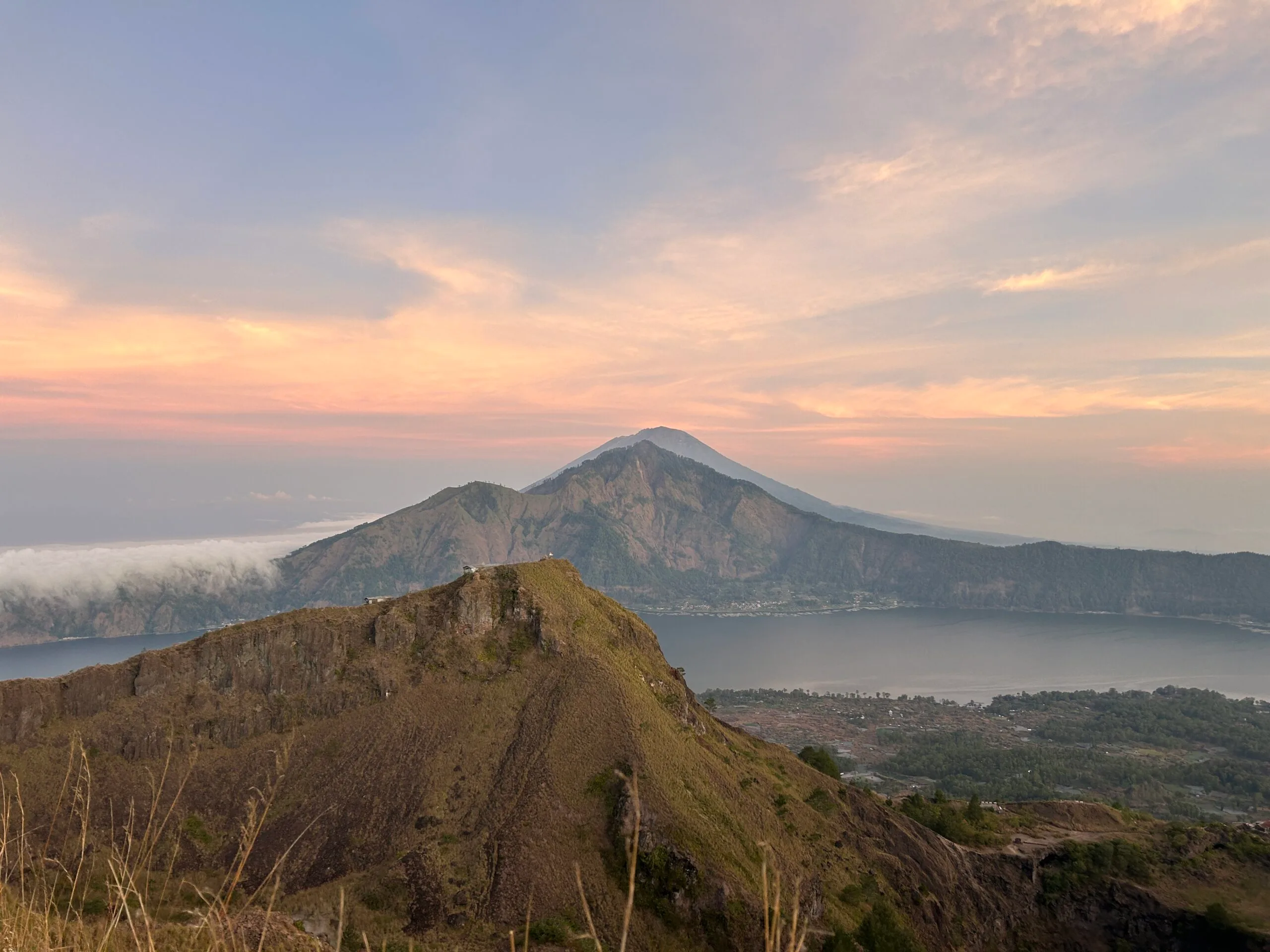Read more about the article How To Hike Mt Batur Peacefully And Enjoy An Epic Sunset